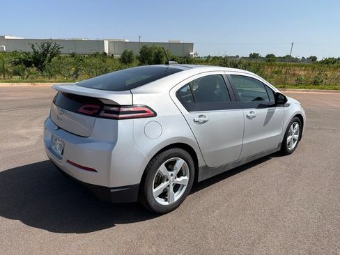 Used 2015 Chevrolet Volt FWD image 5