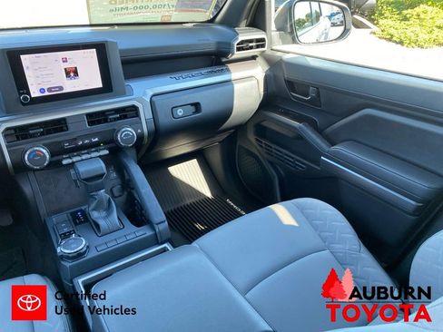 Certified 2025 Toyota Tacoma SR5 AWD/4WD image 26