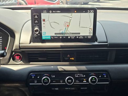 Used 2025 Honda Pilot Black Edition image 38