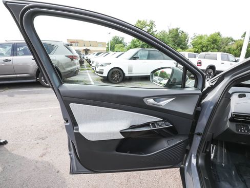 Used 2023 Volkswagen ID.4 Pro AWD/4WD image 15