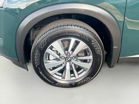 Used 2025 Nissan Pathfinder SL FWD image 35