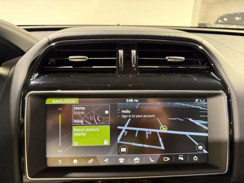 Used 2020 Jaguar F-PACE Prestige image 28