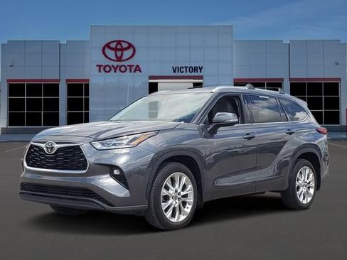 Used 2022 Toyota Highlander Limited AWD/4WD image 1