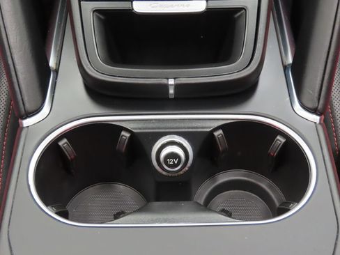 Certified 2023 Porsche Cayenne Turbo S AWD/4WD image 31