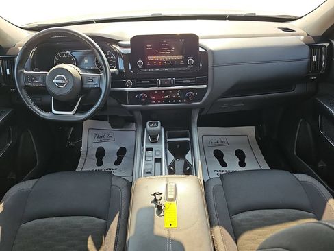 Used 2024 Nissan Pathfinder SV FWD image 13