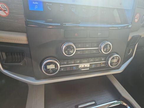 Used 2023 Ford Expedition Max Limited AWD/4WD image 17