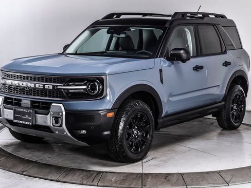 Used 2025 Ford Bronco Sport Badlands AWD/4WD image 2
