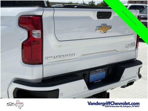 Used 2022 Chevrolet Silverado 1500 High Country w/ Safety Package II AWD/4WD image 6