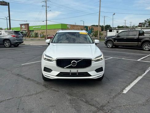 Used 2018 Volvo XC60 T5 Momentum w/ Convenience Package AWD/4WD image 4