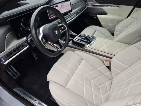 Used 2023 BMW 740i w/ Parking Assistance Package RWD image 2