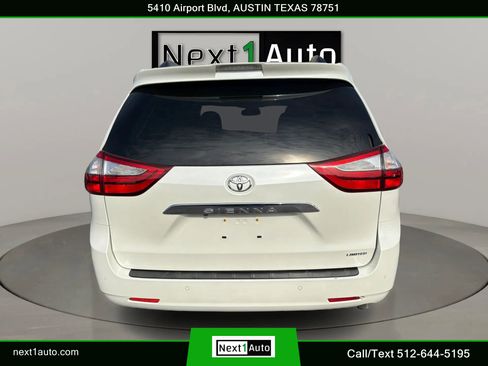 Used 2018 Toyota Sienna Limited Premium image 9