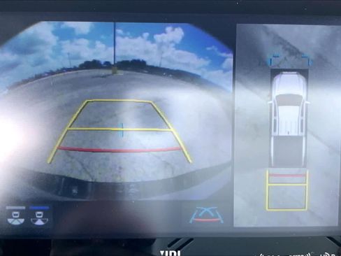 Used 2021 Toyota Tacoma TRD Off-Road w/ TRD Premium Off Road Package AWD/4WD image 26