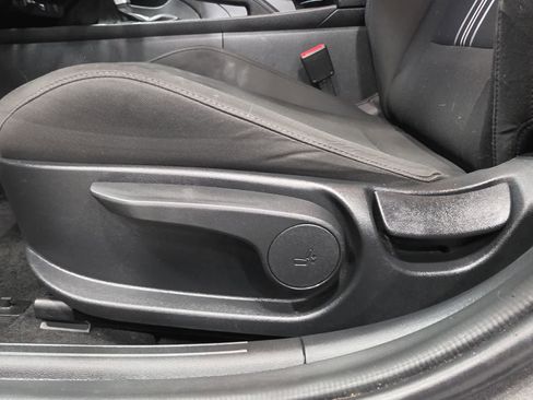 Used 2024 Hyundai Elantra SEL FWD image 15