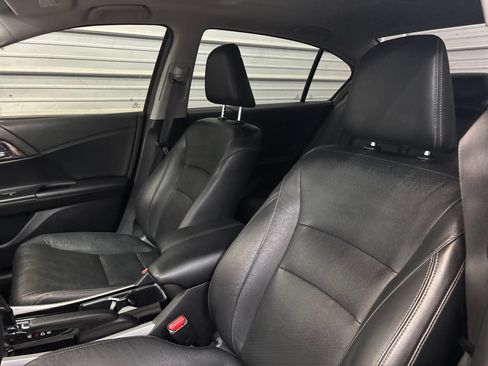 Used 2017 Honda Accord EX-L image 9
