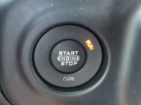 Used 2019 Jeep Wrangler Unlimited Rubicon AWD/4WD image 17