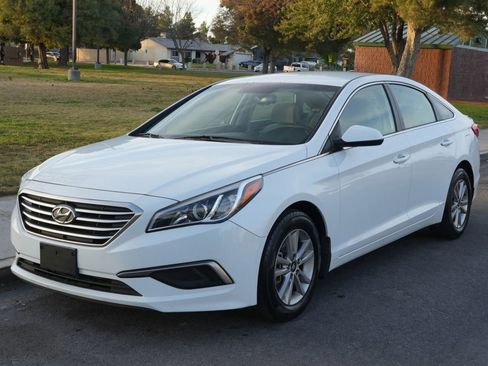 Used 2016 Hyundai Sonata SE image 1