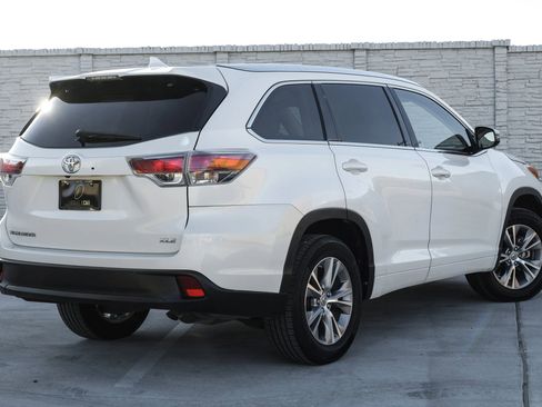 Used 2015 Toyota Highlander XLE FWD image 9