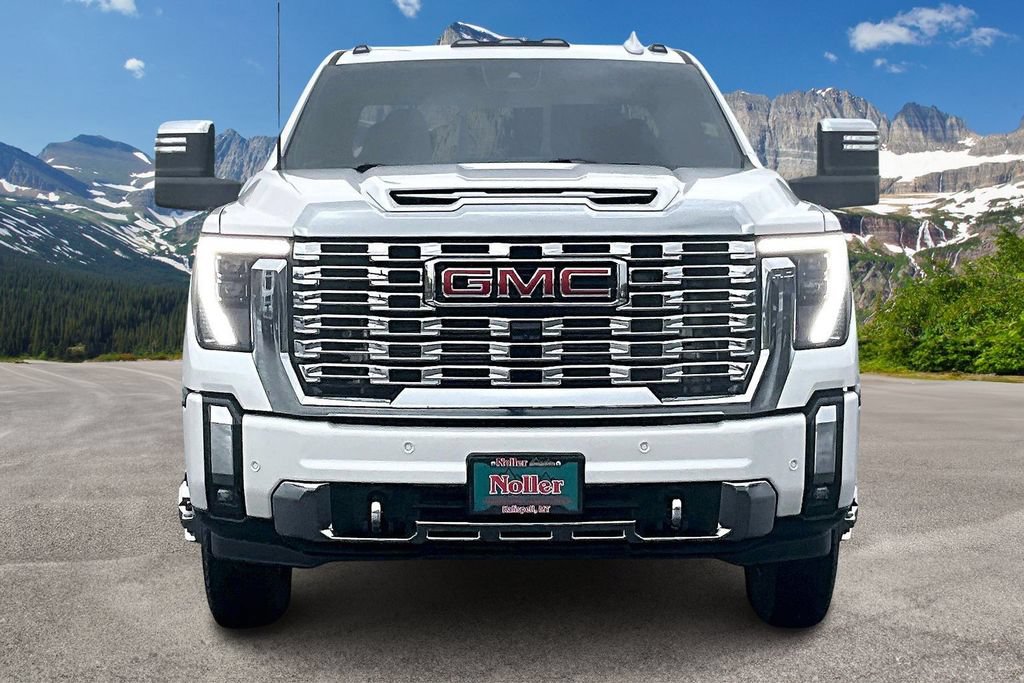 Used 2024 GMC Sierra 3500 Denali w/ Denali Reserve Package AWD/4WD image 3