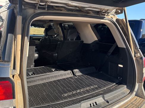 Used 2022 Ford Expedition XLT image 8