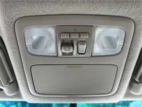 Used 2007 Toyota Highlander Limited AWD/4WD image 26