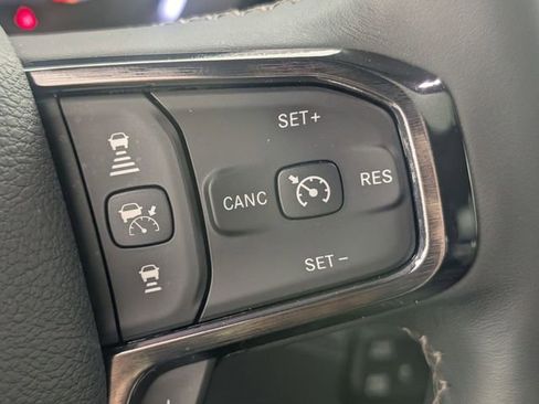 Used 2024 RAM 2500 Limited AWD/4WD image 17
