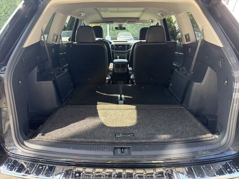 Used 2019 Volkswagen Atlas SE w/ Panoramic Sunroof Package FWD image 14