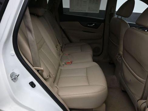 Used 2014 Nissan Rogue SL w/ SL Premium Package image 24