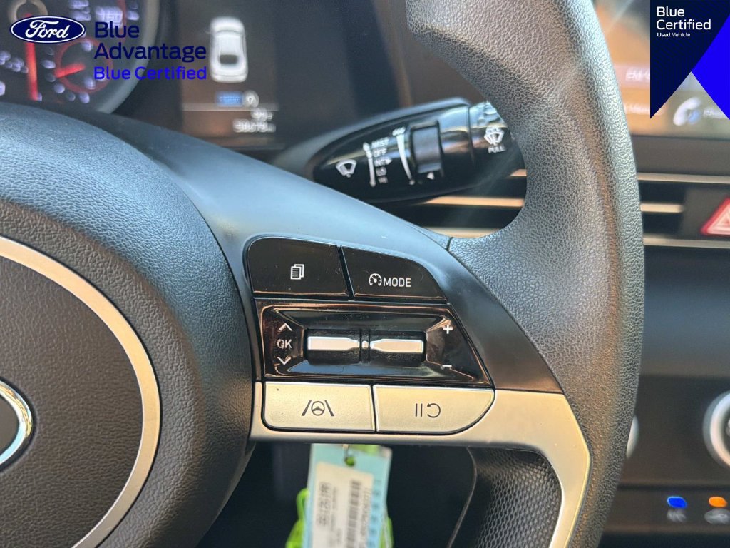 Used 2021 Hyundai Elantra SE FWD image 19