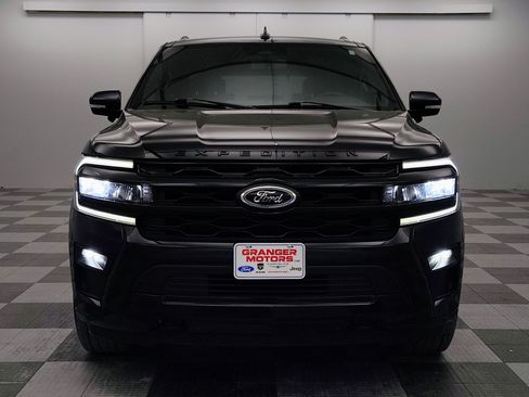 Used 2023 Ford Expedition Limited image 5