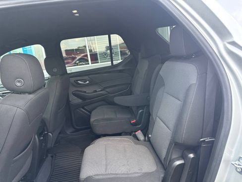 Used 2022 Chevrolet Traverse LT AWD/4WD image 17