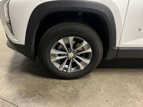 Certified 2025 Chevrolet Equinox LT image 26