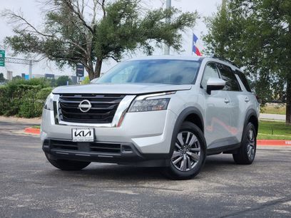 Used 2025 Nissan Pathfinder SV