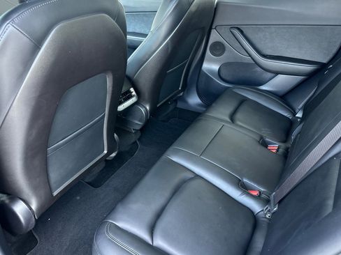 Used 2020 Tesla Model Y Long Range image 27