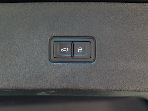 Used 2025 Audi SQ8 Prestige w/ Prestige Package AWD/4WD image 64