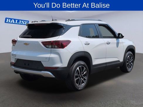 Used 2024 Chevrolet TrailBlazer LT AWD/4WD image 3