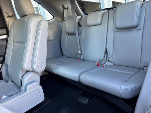 Used 2018 Toyota Highlander XLE image 15