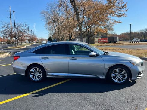 Used 2018 Honda Accord LX image 7