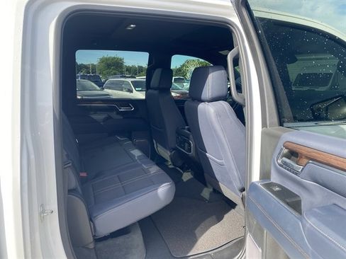 Used 2024 Chevrolet Silverado 2500 High Country w/ LPO, Dark Essentials Package AWD/4WD image 8