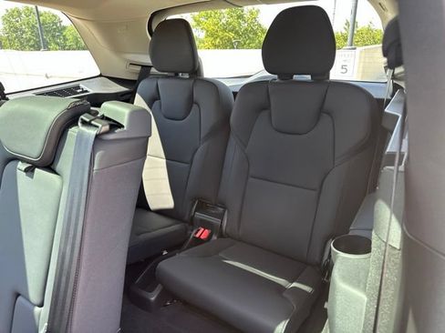 Certified 2025 Volvo XC90 B5 Core AWD/4WD image 13