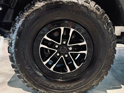 Used 2024 Jeep Wrangler Unlimited Rubicon AWD/4WD image 31