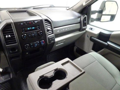 Used 2018 Ford F250 XL w/ Power Equipment Group RWD image 27