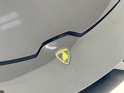 Used 2020 Lamborghini Huracan EVO image 29