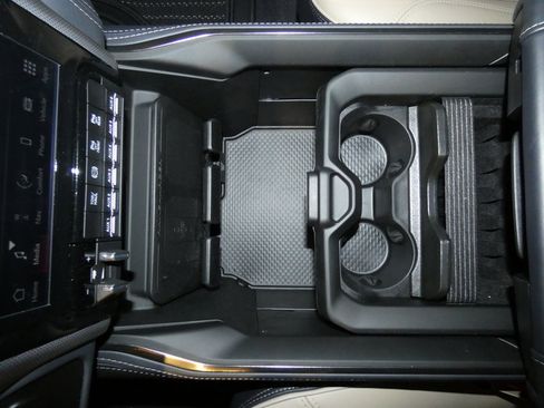 Used 2022 RAM 2500 Limited image 21