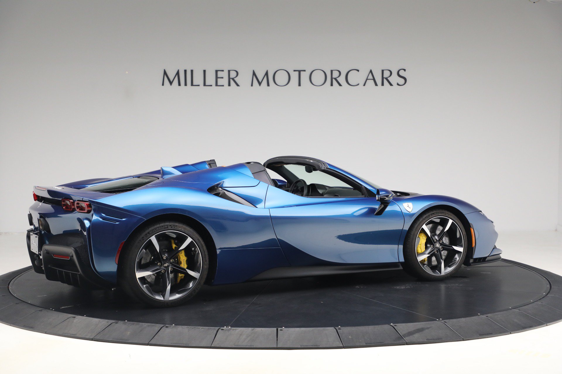 Used 2024 Ferrari SF90 Spider AWD/4WD image 8