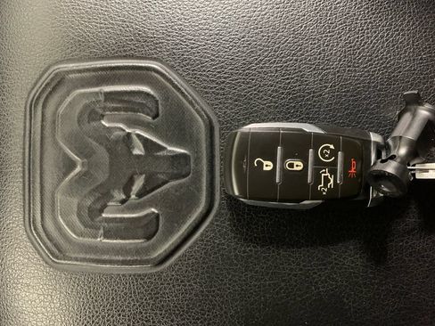 Used 2020 RAM 1500 Laramie w/ Sport Appearance Package AWD/4WD image 16