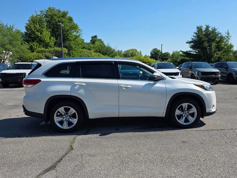 Used 2017 Toyota Highlander Limited AWD/4WD image 9