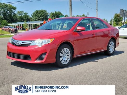 Used 2013 Toyota Camry LE FWD image 1