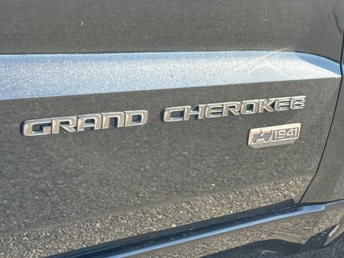 Used 2016 Jeep Grand Cherokee Limited 75th Anniversary AWD/4WD image 14