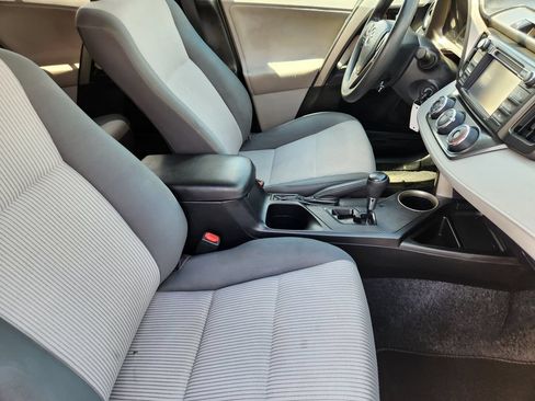 Used 2013 Toyota RAV4 LE AWD/4WD image 17