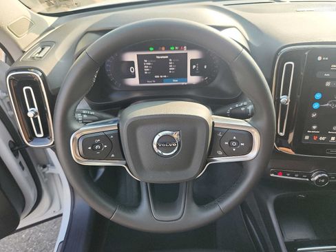 Certified 2024 Volvo XC40 B5 Plus w/ Protection Package Premier AWD/4WD image 19